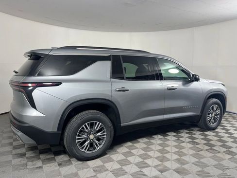 New 2026 Chevrolet Traverse LT w/ Driver Confidence Package AWD/4WD image 3