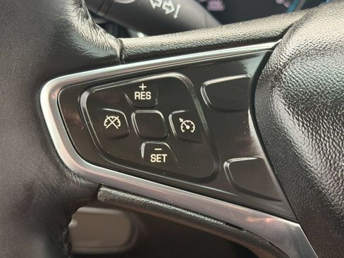Used 2018 Chevrolet Equinox LT w/ Sun & Infotainment Package FWD image 18
