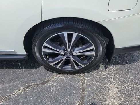 Used 2019 Nissan Pathfinder Platinum FWD image 6