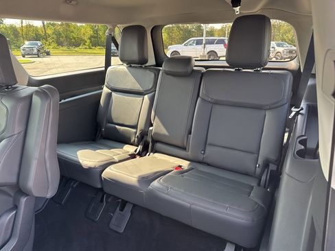 New 2025 Ford Expedition Max Active image 16