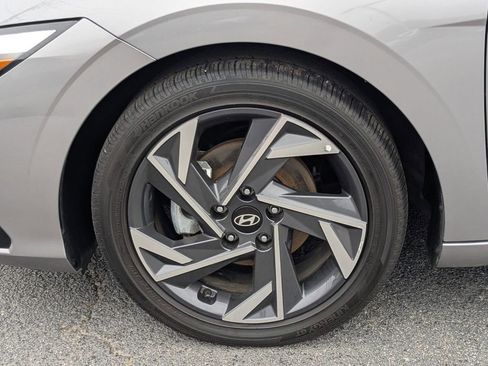 Used 2025 Hyundai Elantra SEL FWD image 30