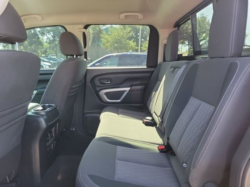 Used 2021 Nissan Titan SV w/ SV Convenience Package RWD image 17