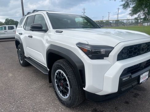 New 2026 Toyota 4Runner TRD Off-Road Premium AWD/4WD image 9
