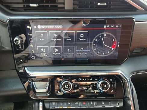 Used 2025 GMC Sierra 2500 Denali Ultimate image 13