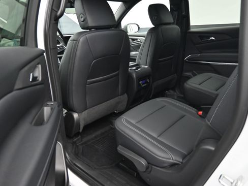 Used 2026 Chevrolet Traverse LT w/ Driver Confidence Package FWD image 24