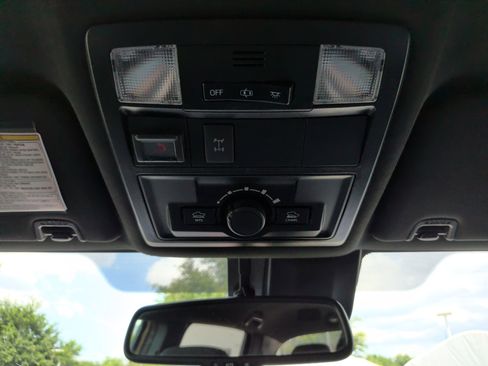 Used 2020 Toyota Tacoma TRD Off-Road w/ Technology Package AWD/4WD image 32