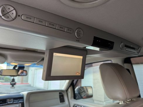 Used 2010 Lincoln Navigator 4WD image 28