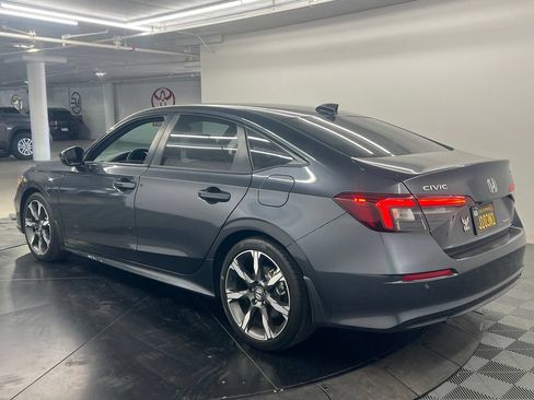 Used 2025 Honda Civic Sport image 4