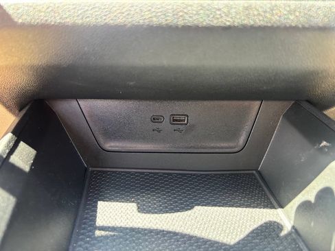 Used 2026 Chevrolet Equinox LT w/ Convenience Package II FWD image 16