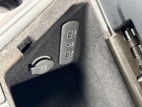Used 2019 Dodge Challenger R/T RWD image 21