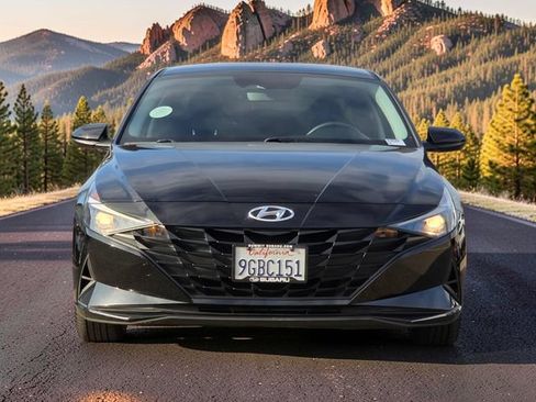 Used 2023 Hyundai Elantra SEL FWD image 3