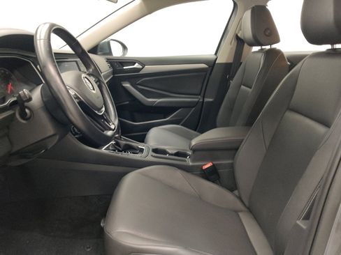 Used 2019 Volkswagen Jetta SE w/ Cold Weather Package FWD image 17