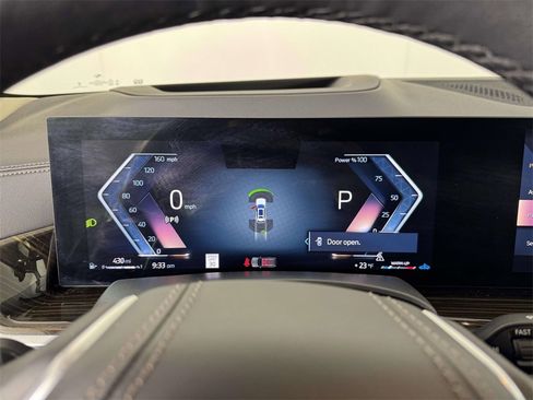 Used 2023 BMW X7 xDrive40i image 3