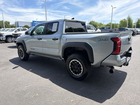 Used 2024 Toyota Tacoma TRD Off-Road AWD/4WD image 8