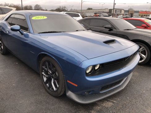 Used 2022 Dodge Challenger R/T w/ Blacktop Package image 15