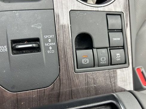 Used 2023 Toyota Highlander Platinum FWD image 25