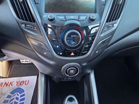 Used 2015 Hyundai Veloster Turbo w/ Option Group 04 FWD image 16