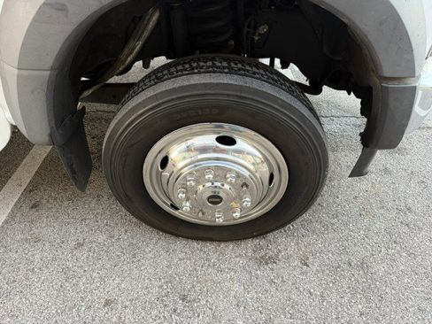 Used 2021 Ford F550 2WD Regular Cab Super Duty image 7