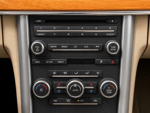 Used 2011 Lincoln MKS FWD image 31