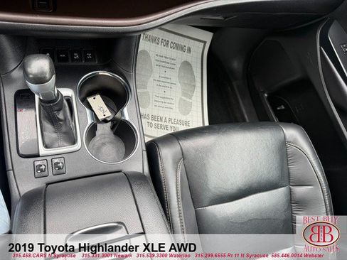 Used 2019 Toyota Highlander XLE AWD/4WD image 19
