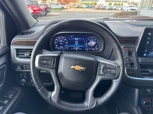 Used 2023 Chevrolet Suburban Premier image 23