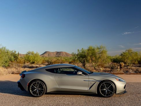 Used 2018 Aston Martin Vanquish Zagato RWD image 25