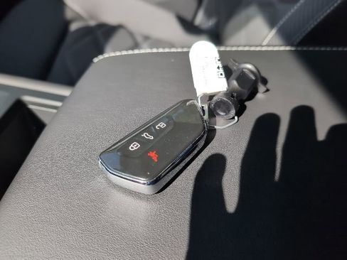 Used 2025 Volkswagen Atlas Cross Sport SE image 26