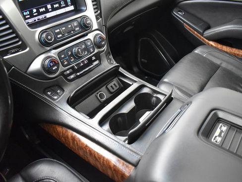 Used 2019 Chevrolet Suburban Premier image 23