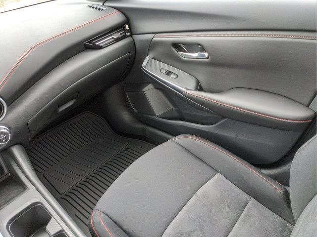 Certified 2025 Nissan Sentra SR FWD image 31
