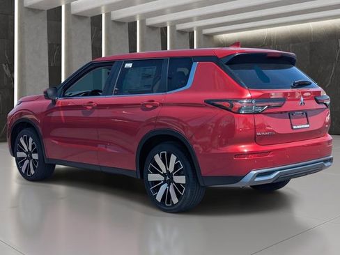 New 2026 Mitsubishi Outlander SE FWD image 2