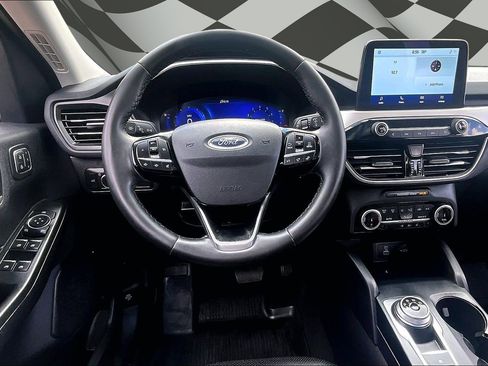 Certified 2022 Ford Escape SEL w/ Technology Package AWD/4WD image 5