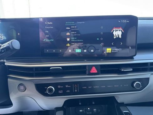 Used 2025 Kia Sorento EX w/ Panoramic Sunroof Package image 8