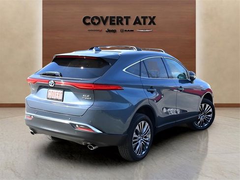 Used 2021 Toyota Venza XLE image 5