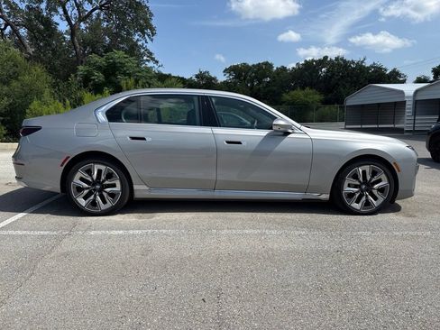Used 2024 BMW i7 xDrive60 AWD/4WD image 5