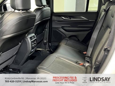 New 2025 Jeep Grand Cherokee Altitude image 21