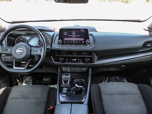 Used 2023 Nissan Rogue SV FWD image 12