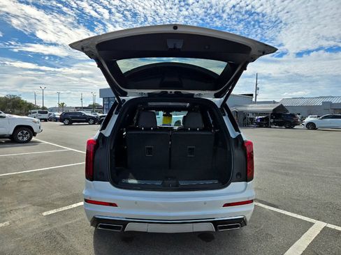 Used 2023 Cadillac XT6 Premium Luxury image 18