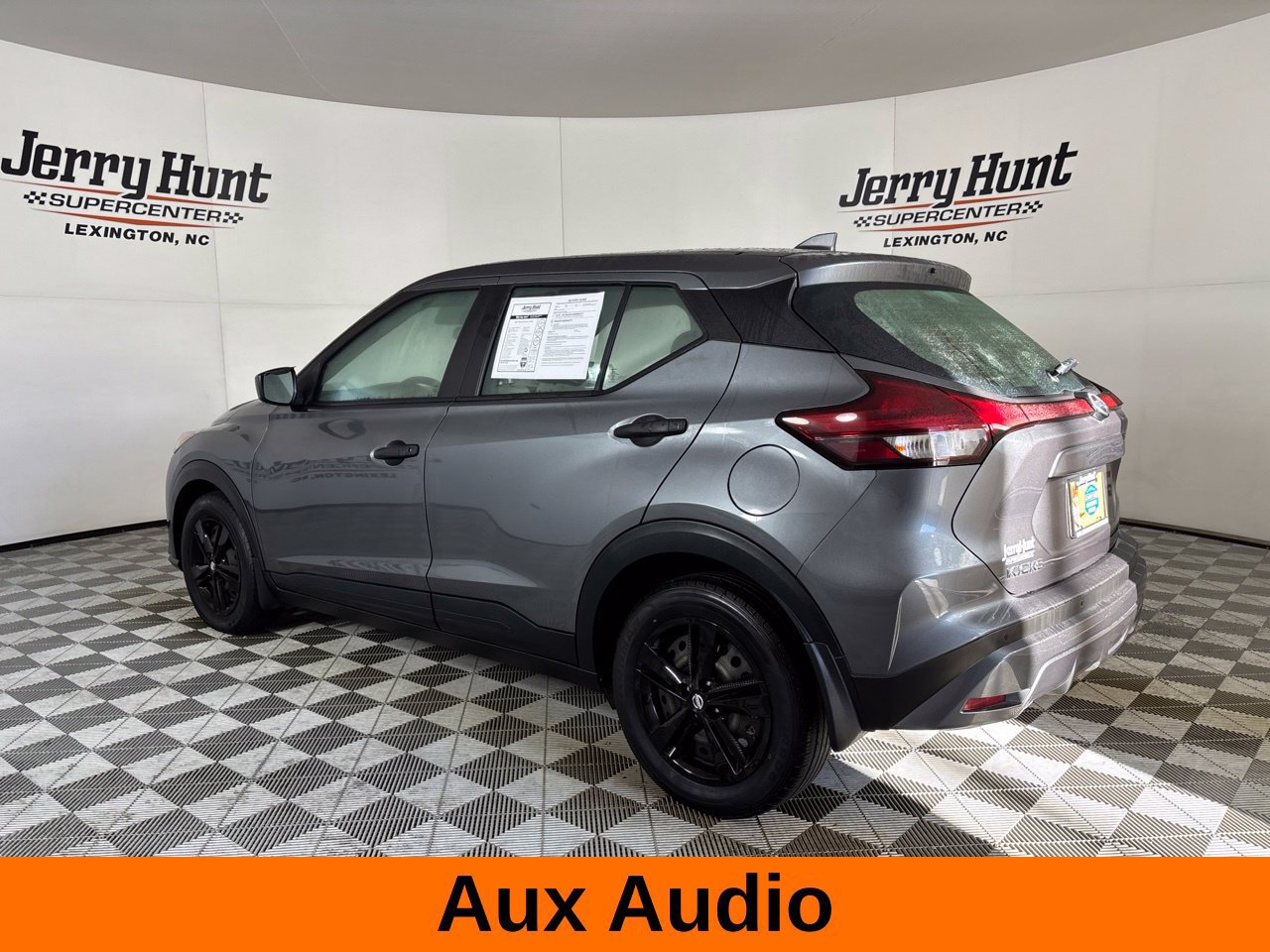 Used 2021 Nissan Kicks S FWD image 8