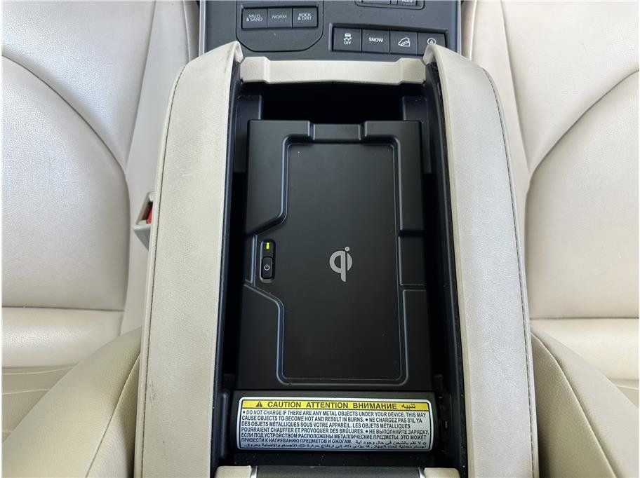 Used 2022 Toyota Highlander XLE AWD/4WD image 28