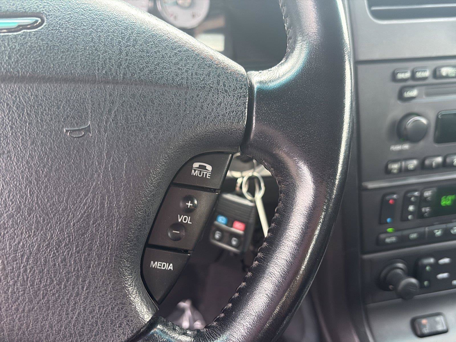 Used 2003 Ford Thunderbird RWD image 16