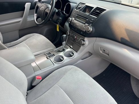 Used 2010 Toyota Highlander 4WD image 17