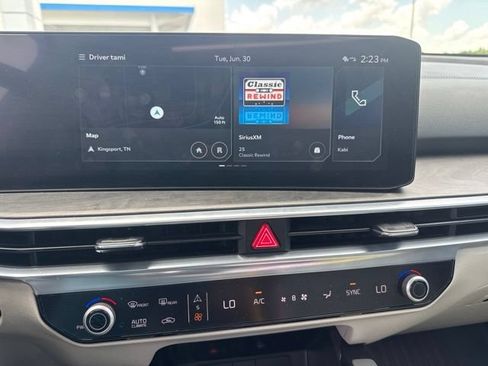 Used 2025 Kia Sorento SX AWD/4WD image 5
