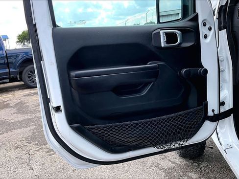 Used 2020 Jeep Wrangler Sport AWD/4WD image 22