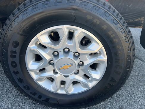 Used 2023 Chevrolet Silverado 2500 LT w/ Convenience Package image 12