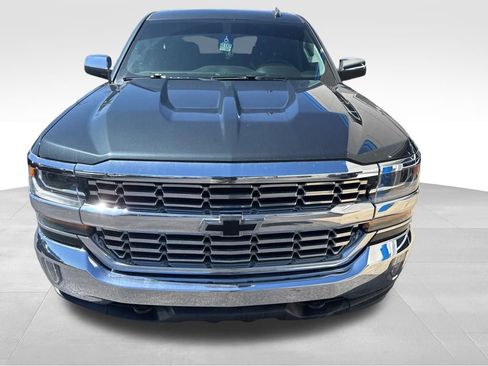 Used 2018 Chevrolet Silverado 1500 LT w/ All Star Edition image 2
