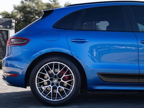 Used 2015 Porsche Macan Turbo AWD/4WD image 16