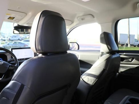 Used 2025 Ford Bronco Sport Badlands image 14