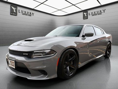 Used 2018 Dodge Charger R/T image 3