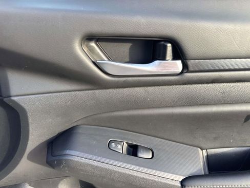 Used 2025 Nissan Altima 2.5 SV image 15