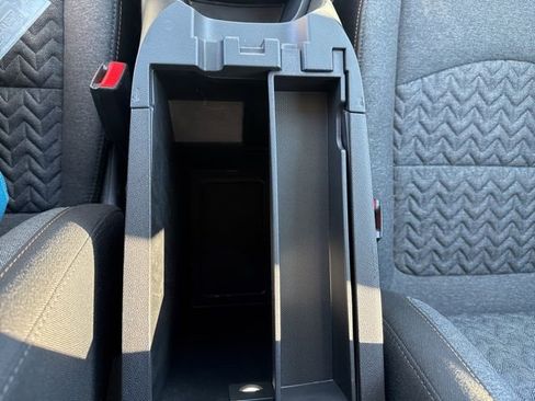 Used 2024 Chevrolet Equinox LT image 33